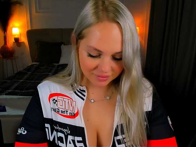 NikollaBlond