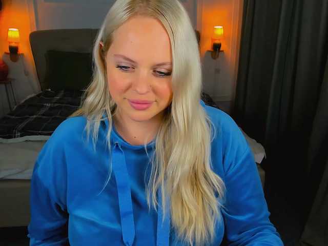 NikollaBlond