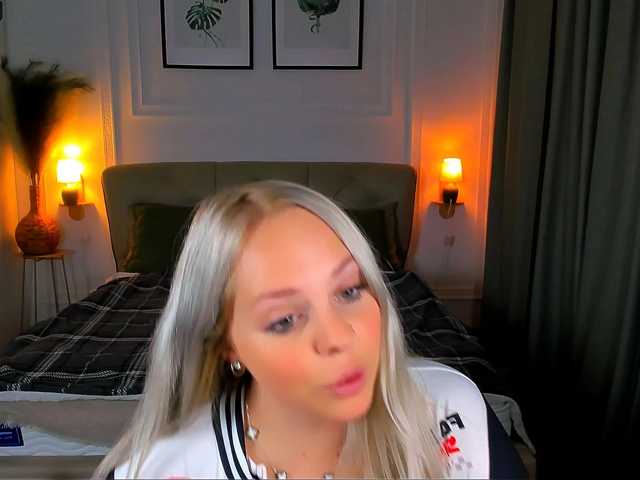 NikollaBlond, live now on BongaCams