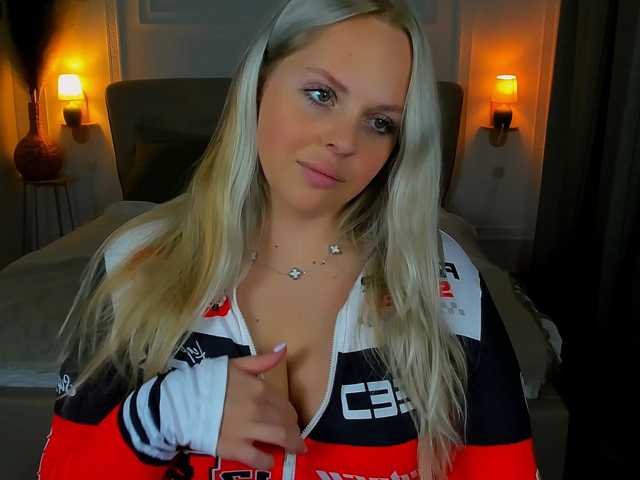 NikollaBlond