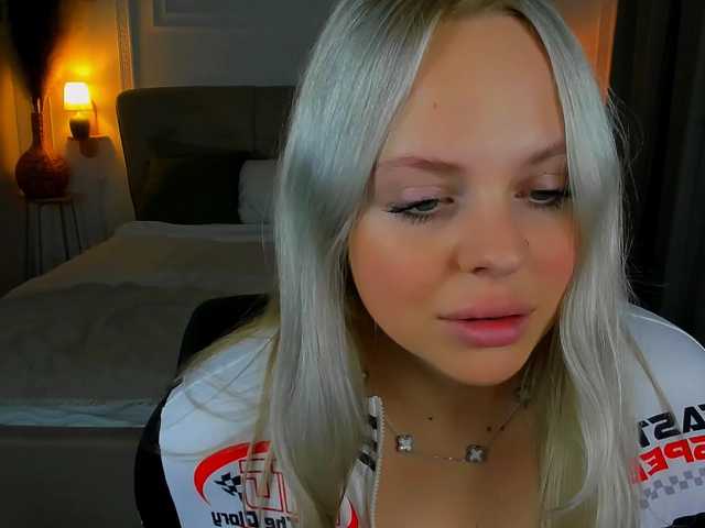 NikollaBlond