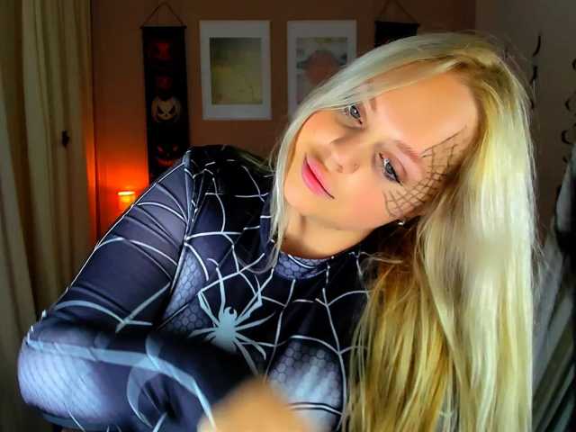 NikollaBlond live cam on BongaCams