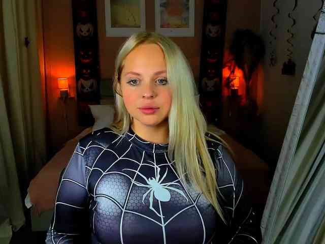 NikollaBlond