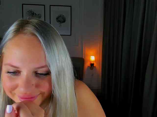 NikollaBlond