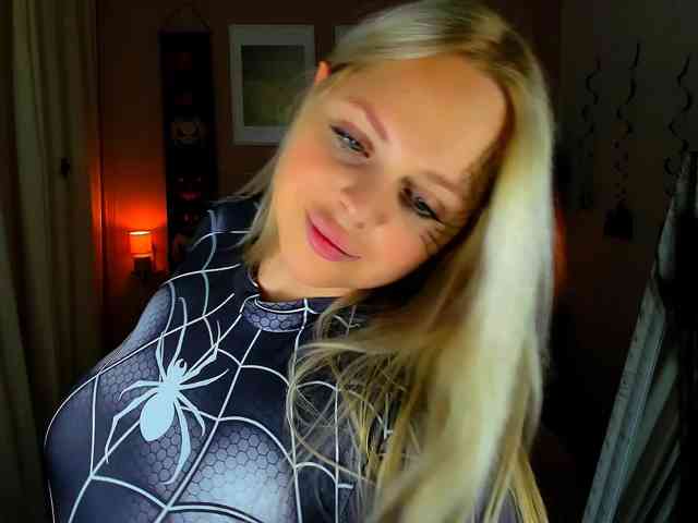 NikollaBlond