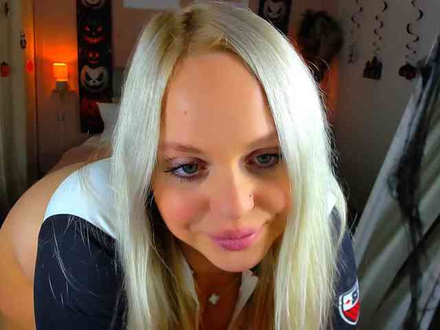 NikollaBlond