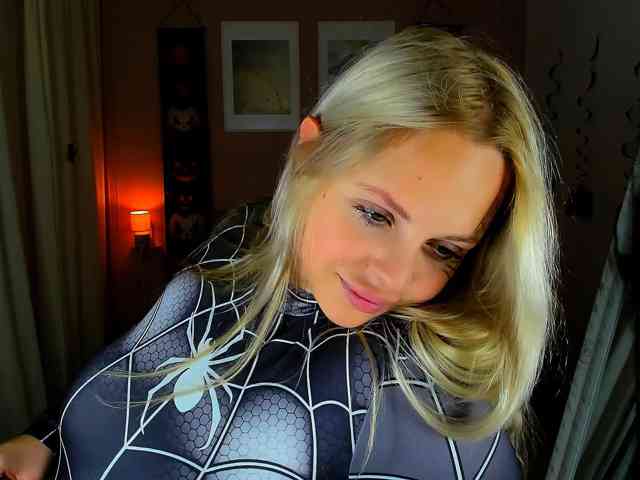 NikollaBlond
