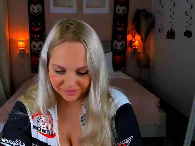 NikollaBlond
