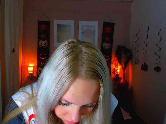 NikollaBlond NikollaBlond