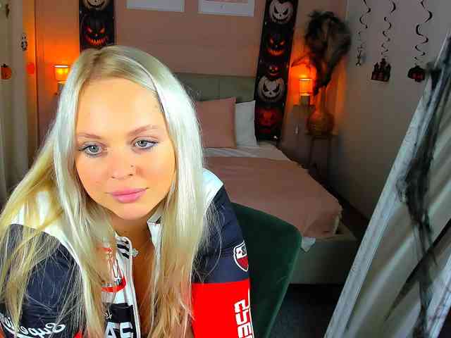 NikollaBlond