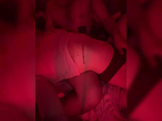 D3SVULT — live couple cam