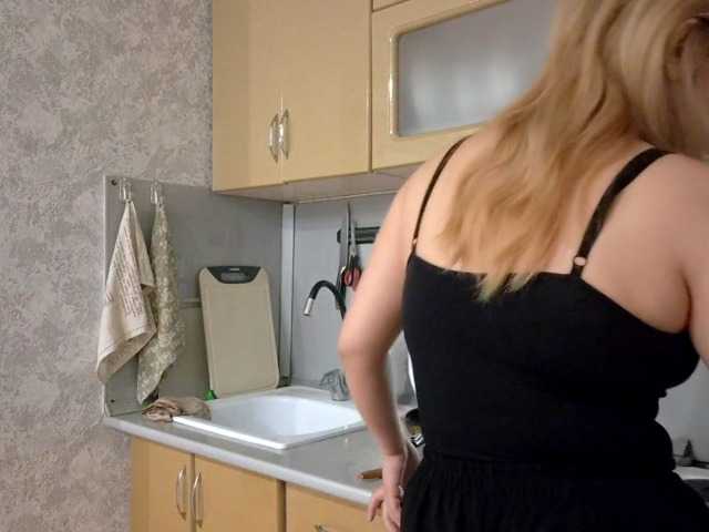 _Thea_ — live female cam