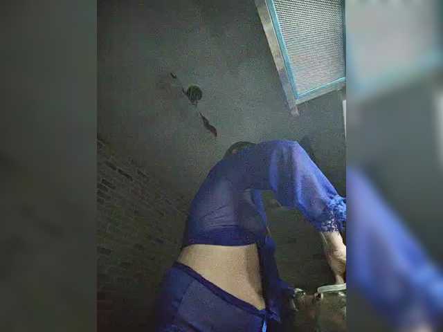 Marie-in-Wonderland live cam on BongaCams
