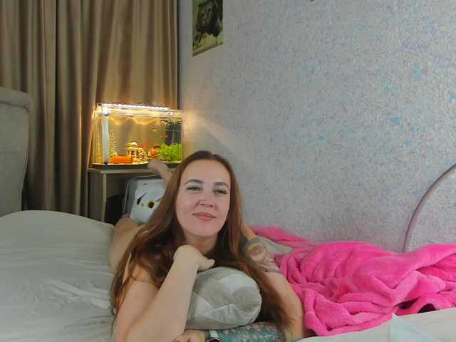 Marie-in-Wonderland live cam on BongaCams