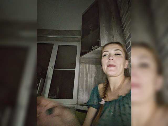 Marie-in-Wonderland live cam on BongaCams