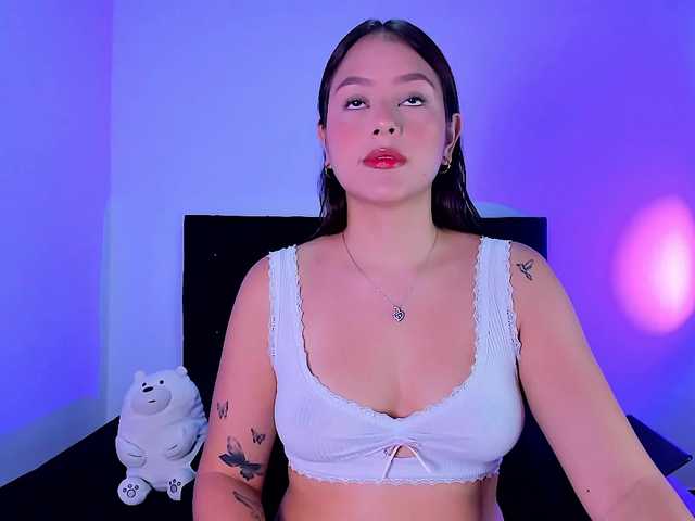 HayleyRoss1 live cam on BongaCams