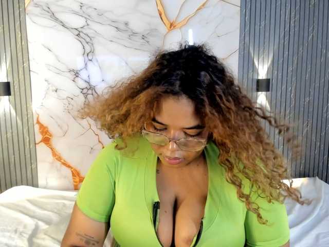 Niickypurple live cam on BongaCams