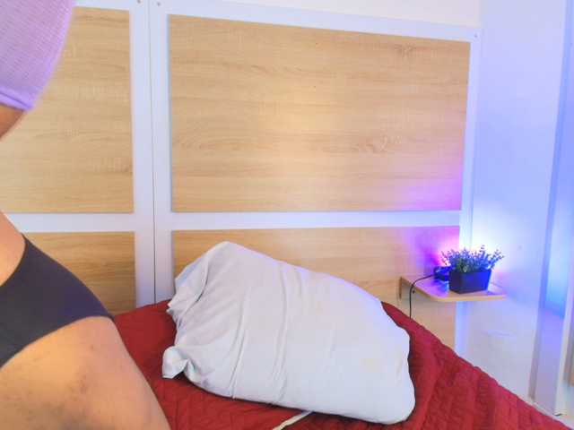 Niickypurple live cam preview