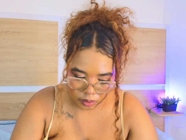 Niickypurple live cam preview