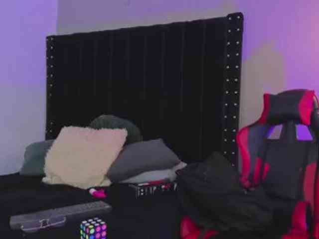 AlessiaCherry webcam