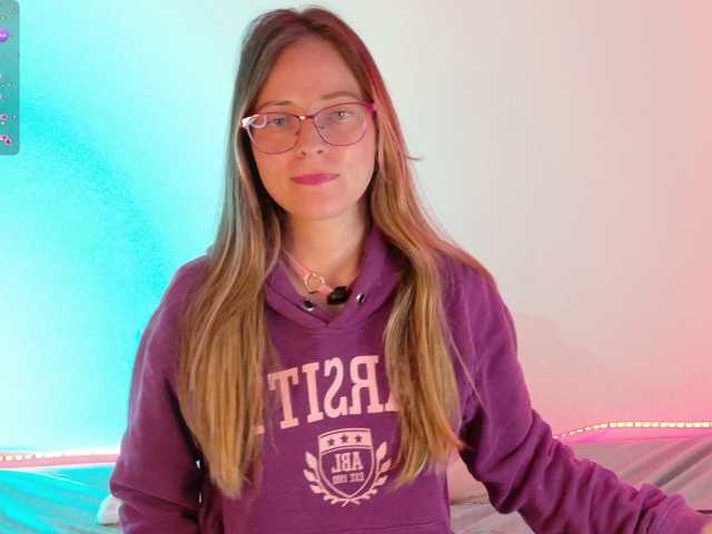 ambeerwood live cam on BongaCams