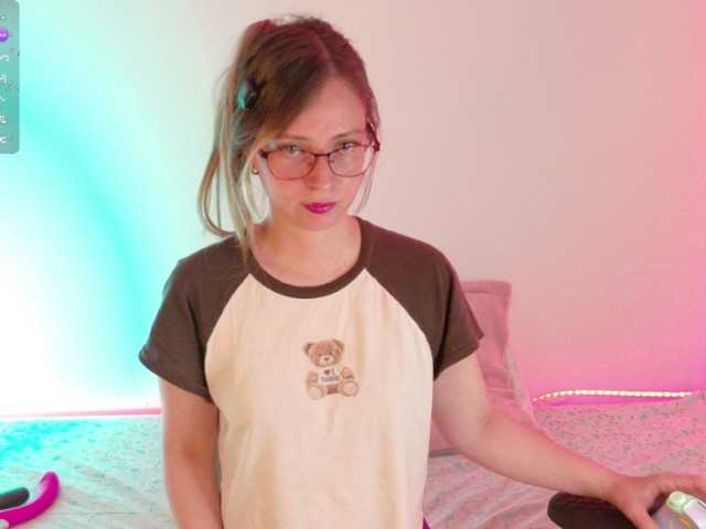 ambeerwood live cam on BongaCams
