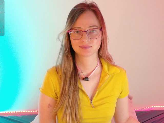 ambeerwood live cam on BongaCams