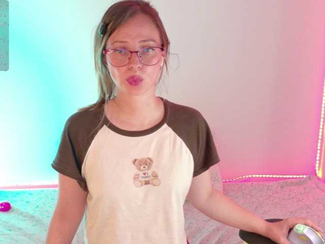 ambeerwood live cam on BongaCams