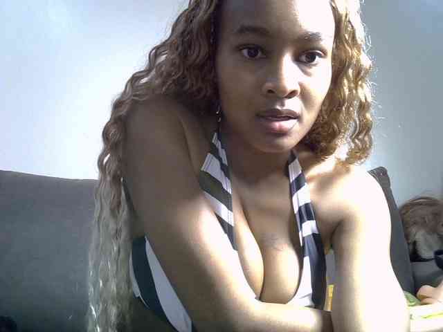 Shamirah webcam