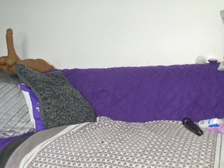 ThickianaRider1's Live Webcam