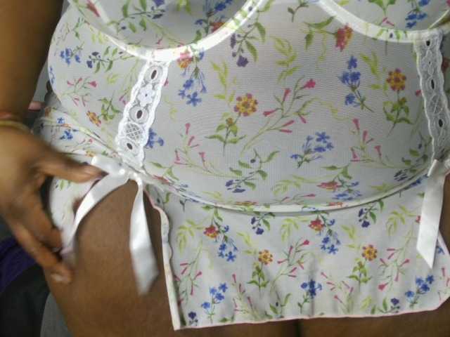 ThickianaRider1 live cam preview
