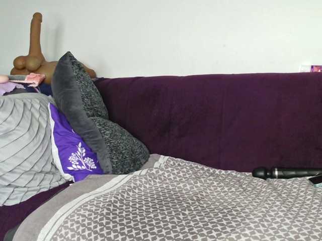 ThickianaRider1 live cam on BongaCams