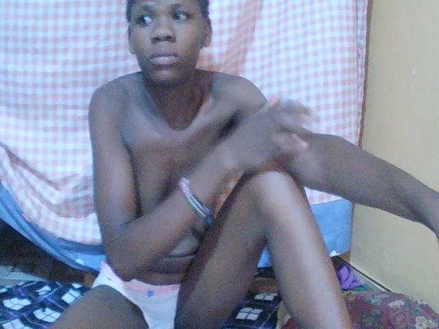Khasandi live cam on BongaCams
