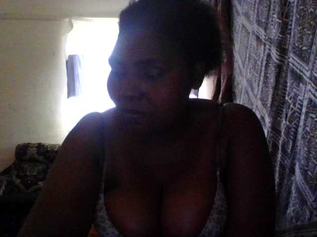 Sweetmama10 live cam on BongaCams