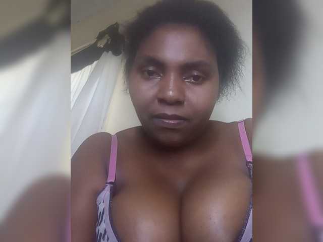Sweetmama10, en vivo ahora en BongaCams