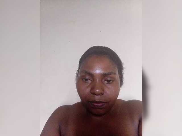 Sweetmama10 live cam on BongaCams