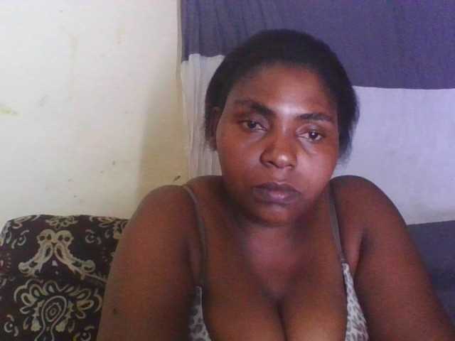 Sweetmama10 live cam on BongaCams