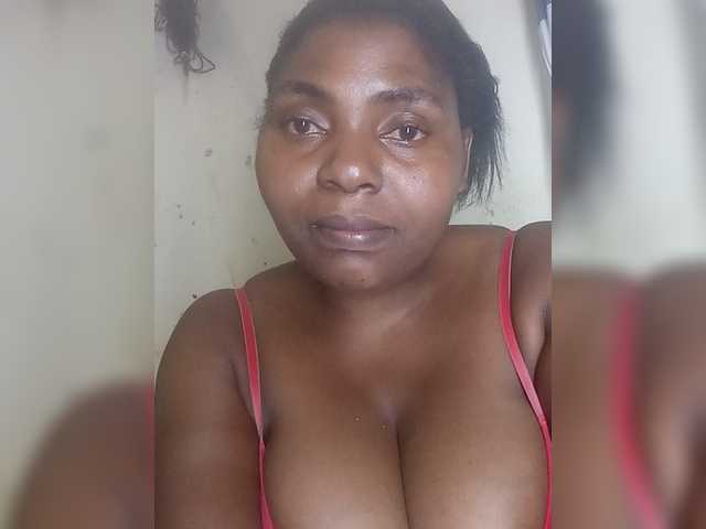 Sweetmama10 live cam on BongaCams