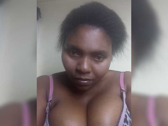 Sweetmama10, en vivo ahora en BongaCams