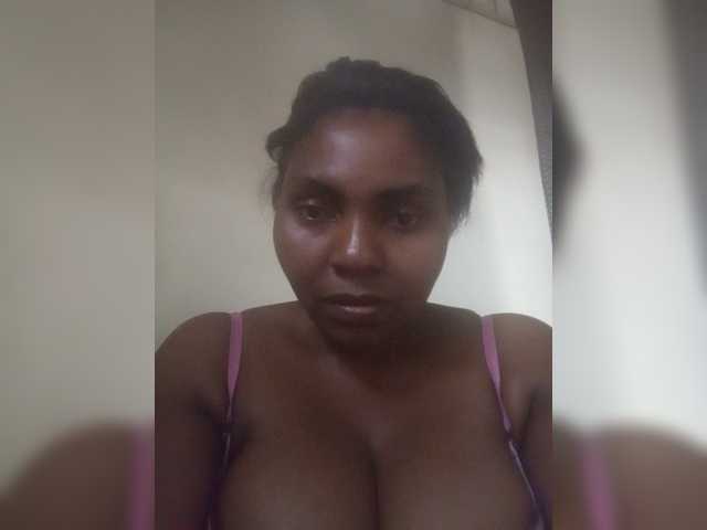 Sweetmama10 — live female cam
