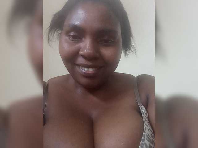 Sweetmama10 live cam on BongaCams
