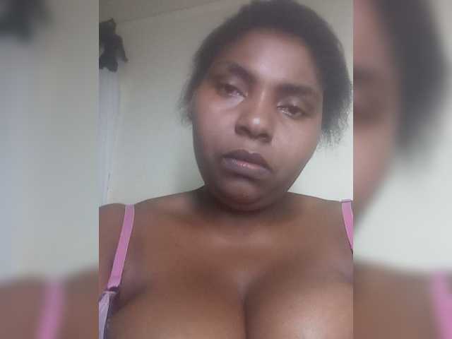 Sweetmama10, en vivo ahora en BongaCams