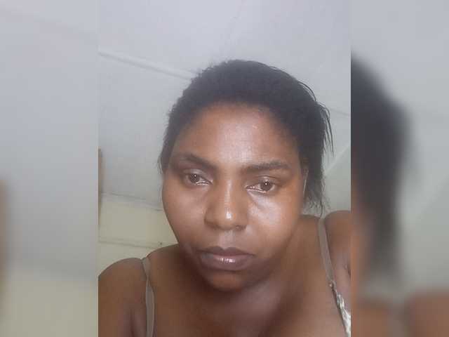 Sweetmama10 on Bongacams