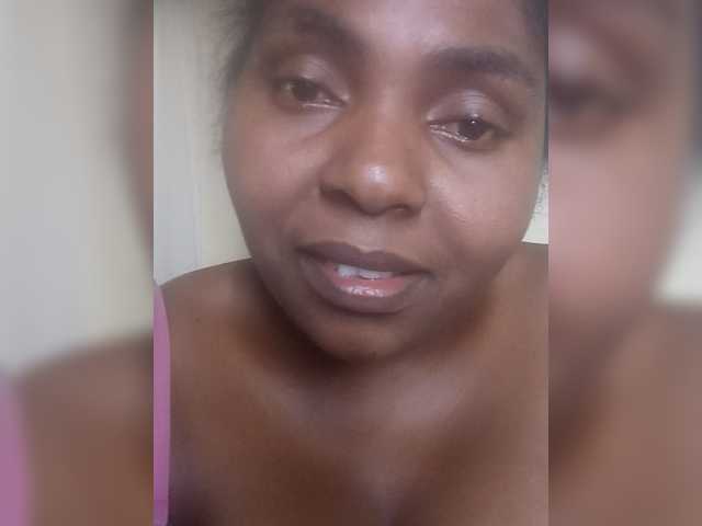 Sweetmama10, en vivo ahora en BongaCams