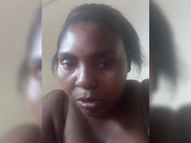 Sweetmama10 live cam on BongaCams