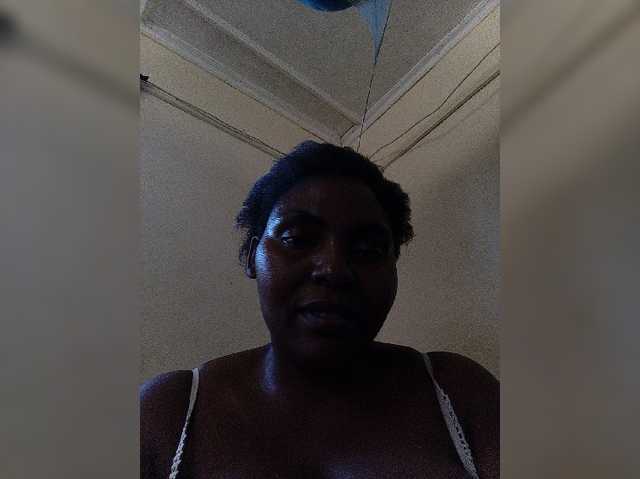 Sweetmama10 webcam bongacams model stream image