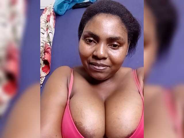 Sweetmama10 webcam bongacams model stream image