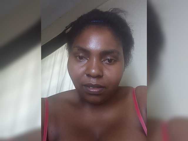 Sweetmama10 live cam on BongaCams