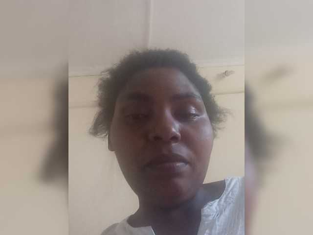 Sweetmama10 live cam on BongaCams