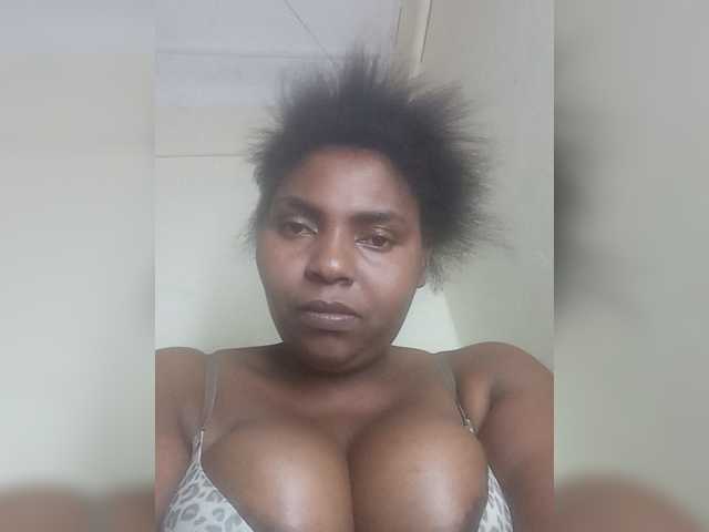 Sweetmama10, live now on BongaCams